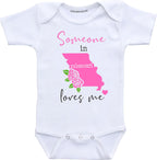 Daiichiban Designs Someone in Missouri loves me baby clothes infant romper
