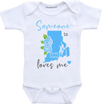 Daiichiban Designs Someone in Rhode Island loves me baby clothes Personalized